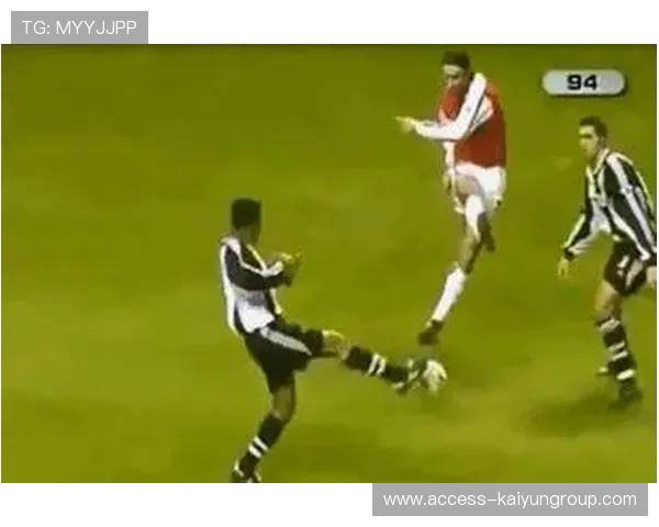 阿森纳某球员与教练口角被记录 阿森纳某球员与教练口角被记录