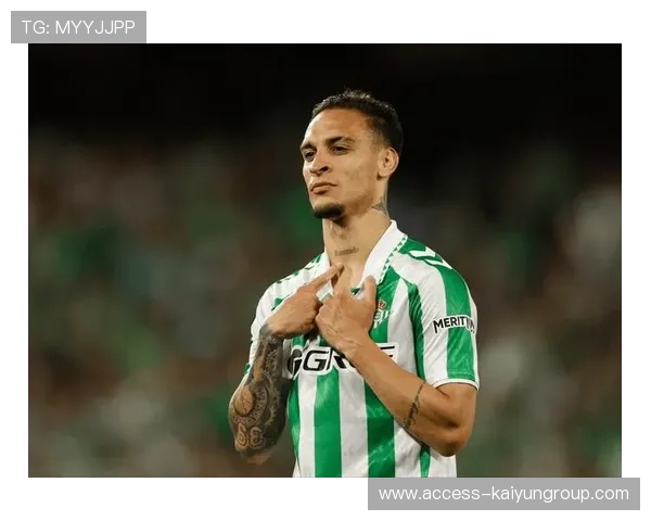 曼联的痛：25岁安东尼跟队友精妙配合后飙世界波，安东尼泰勒执法曼联的比赛